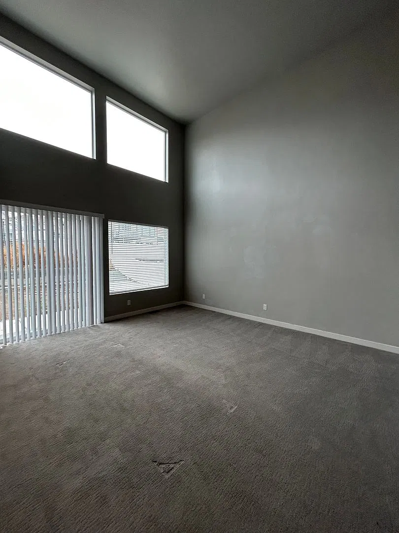 4 Bedroom 3 Bathroom Home in Saratoga Springs! — Photo 3