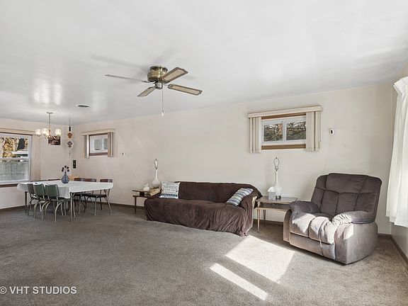 3rd image of 19240 W Fairview Dr