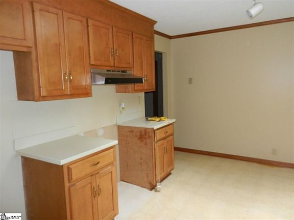 5th image of 595 Reedy Fork Rd