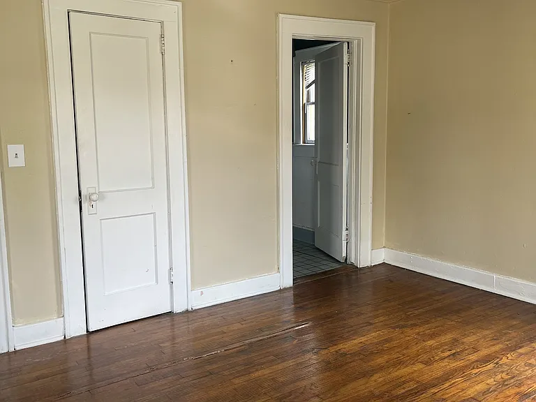 1810 Lincoln St — Photo 6