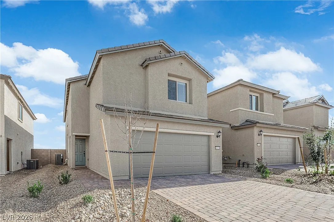 Photo 2 of 40 - 6020 Swift Lariat St - Las Vegas, NV Building Photo - 6020 Swift Lariat St