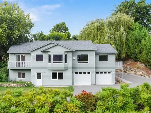 2010 Rainbow Ln, Wenatchee, WA 98801