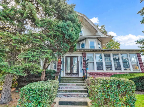 1200 Beverley Road image 1 of 28