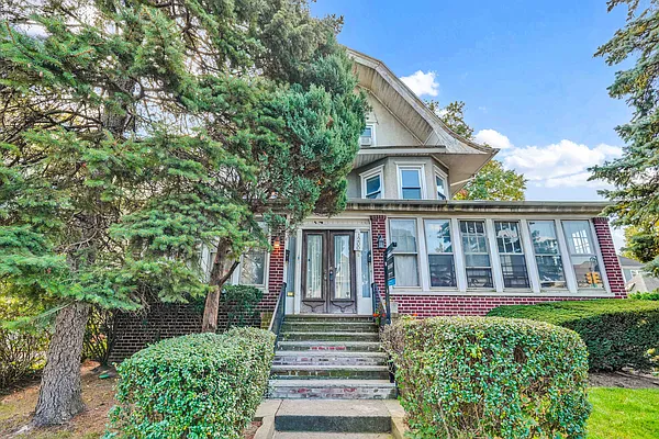 1200 Beverley Road #2