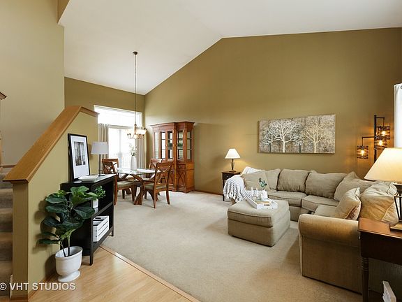 3rd image of 978 Tallgrass Dr