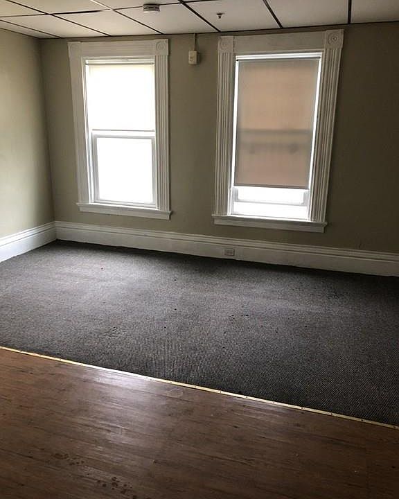 2nd image of 113 Green St APT 2