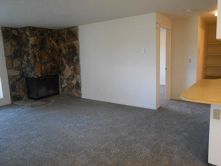 1244 NE 4th St #9 — Photo 8