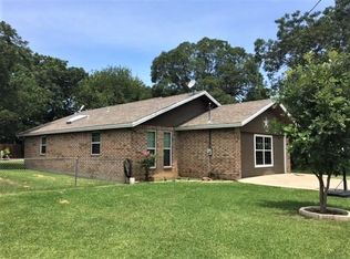 405 N Cates St, Decatur, TX 76234