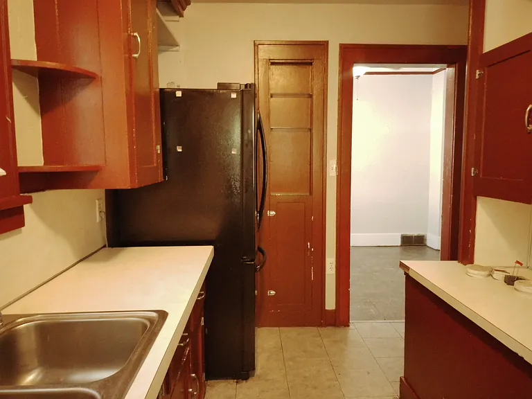 1306 W 3rd St — Photo 13