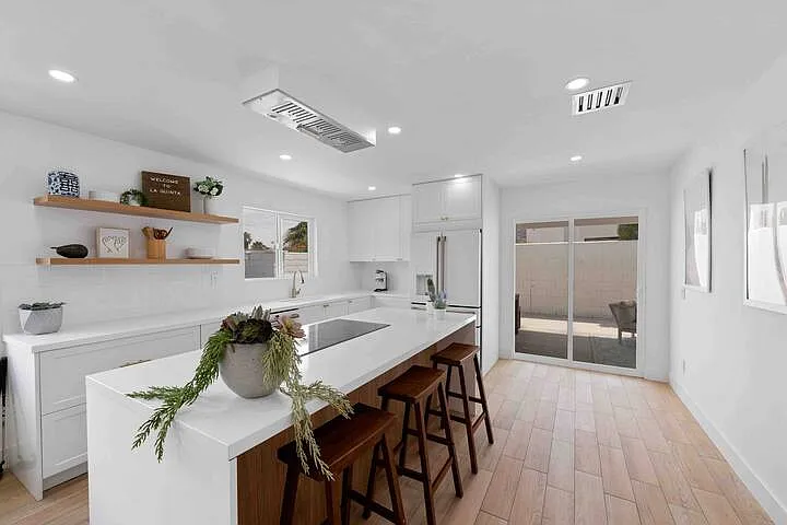 54510 Avenida Madero #1 — Photo 19