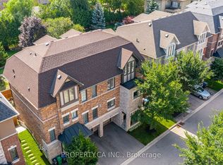 1226 Azinger Ln, Mississauga, ON L5E 0A7