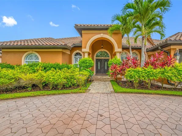 7888 Bayou Club Blvd, Seminole, FL 33777