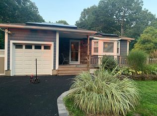 196 Oak Ave, Shirley, NY 11967