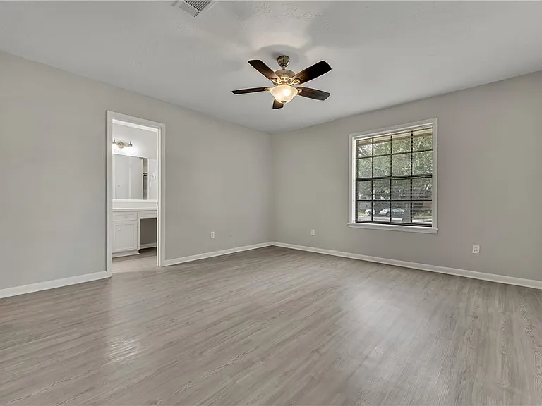 2312 Windsor Dr — Photo 8