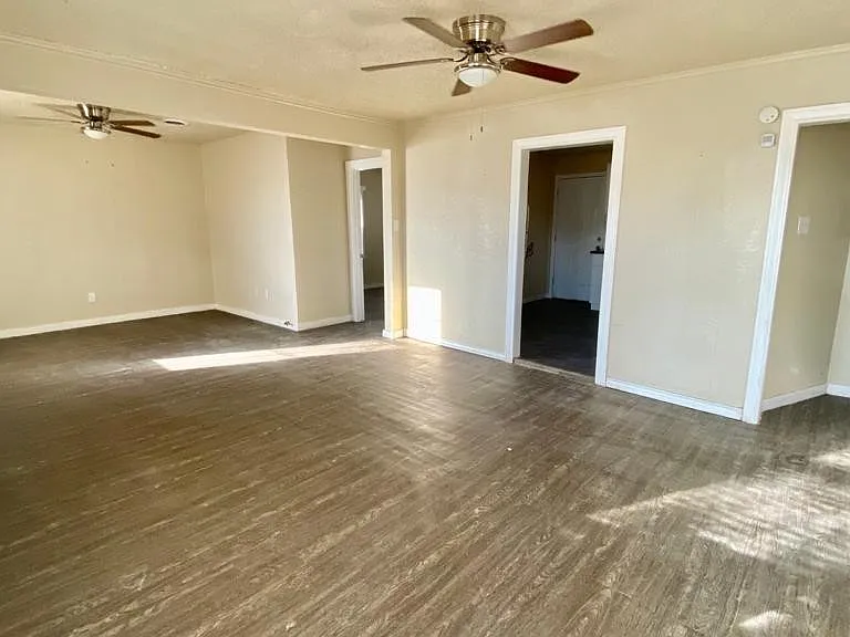 607 S Lincoln St — Photo 2