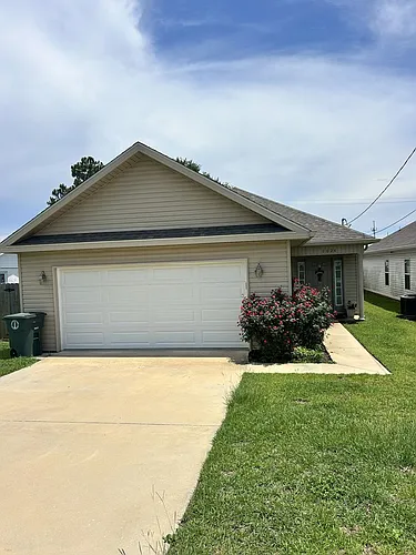 102 Whispering Pines St #C Photo 1 102 Whispering Pines St #C Photo 1