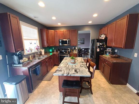 4th image of 424 Brandenburg Dr
