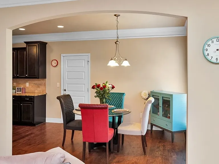 7102 Sutter Ct — Photo 9
