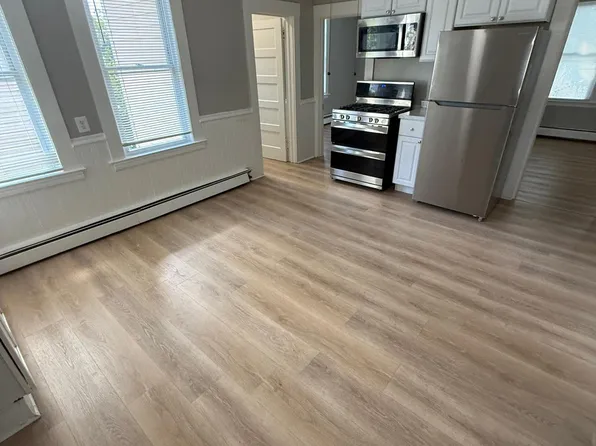 142 School St #2, Manchester, CT 06040