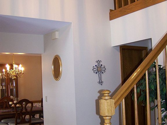 2 story foyer