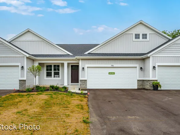 1593 N Village Cir, Kalamazoo, MI 49009
