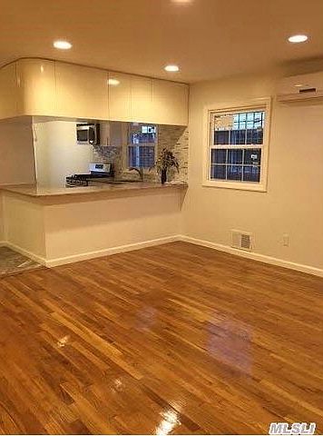 2nd image of 922 130th St