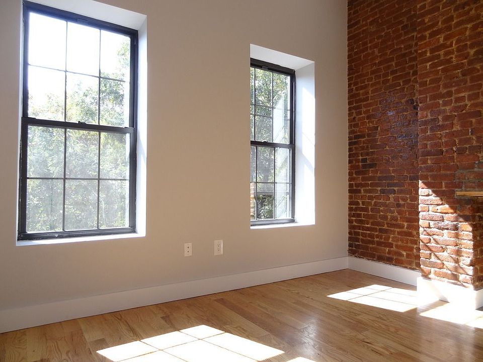 1st image of 897 Saint Johns Pl #3