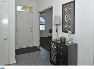 102 Lincoln Dr #216, North Wales, PA 19454