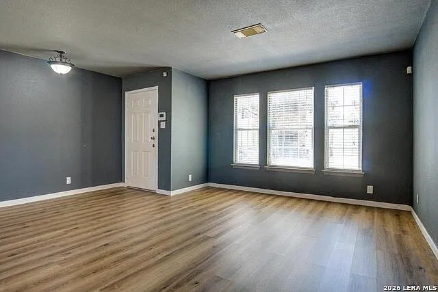 4 bed, 2.5 bath, 1734 sqft, $1,950 — Photo 4