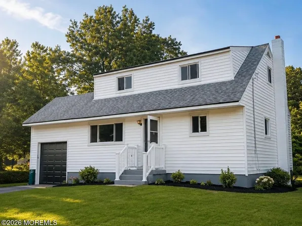 33 Glen Road, Howell, NJ 07731