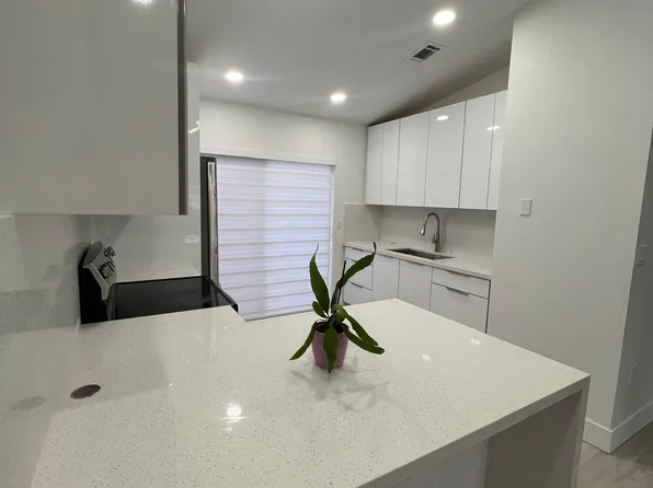 7787 W 29th Ln APT 202, Hialeah, FL 33018