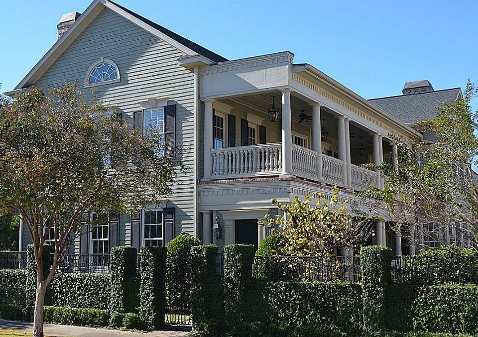 1st image of 6 E Bay Blvd