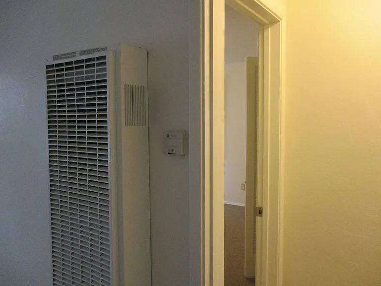 443 Flower St #A — Photo 16
