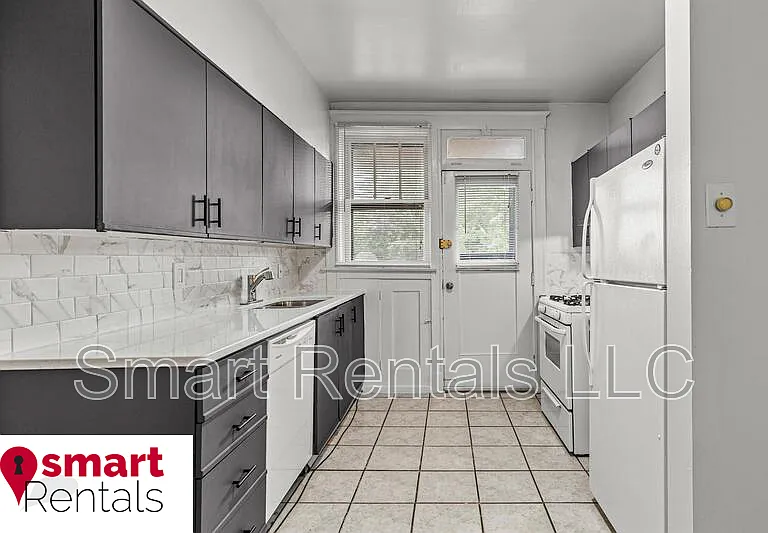 1722 Waverly Pl #F — Photo 13