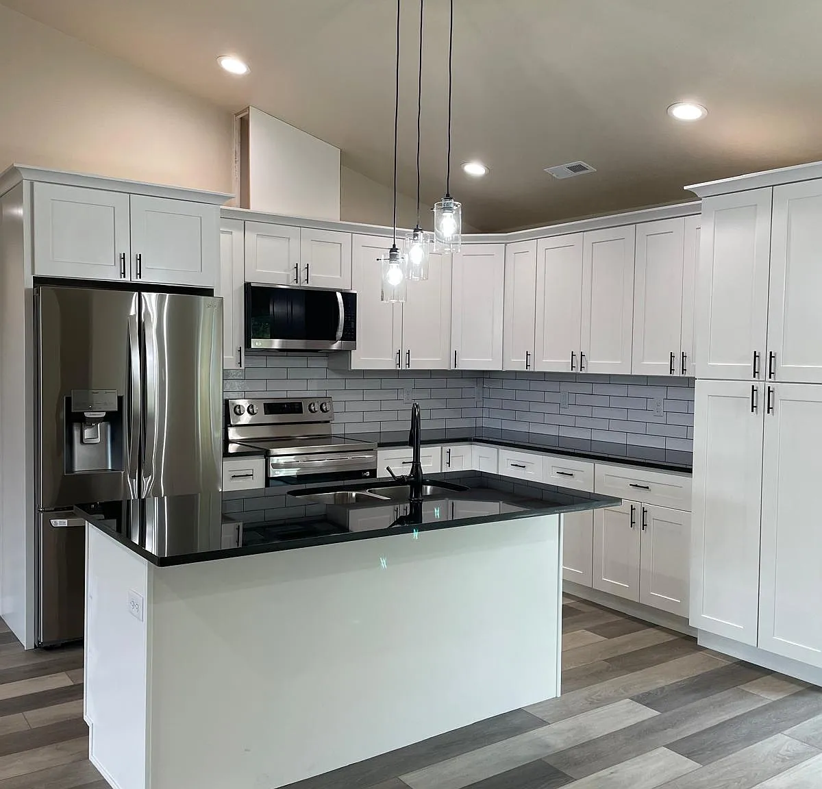 3 bed, 1456 sqft, $2,295 — Photo 3