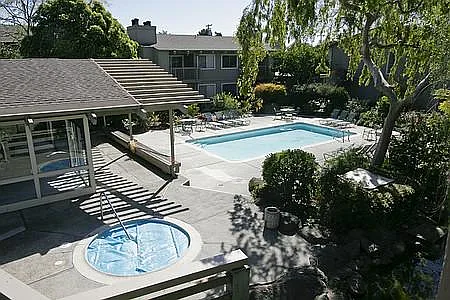 Willow Springs Apartments — Photo 2