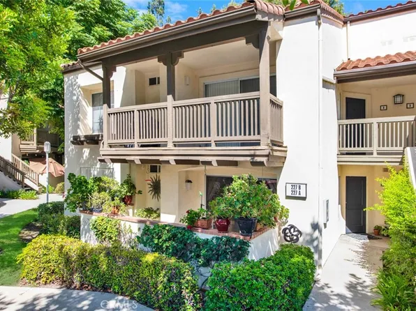 227 S Cross Creek Rd Unit A, Orange, CA 92869