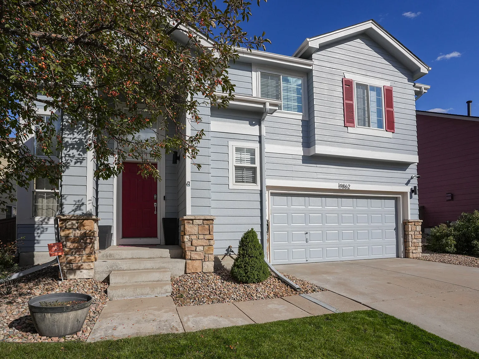 3 bed, 1999 sqft, $3,300 — Photo 2