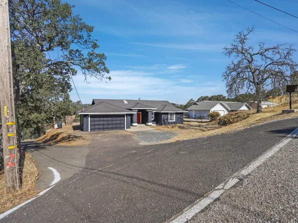 2412 Heinemann Dr, Valley Springs, CA 95252