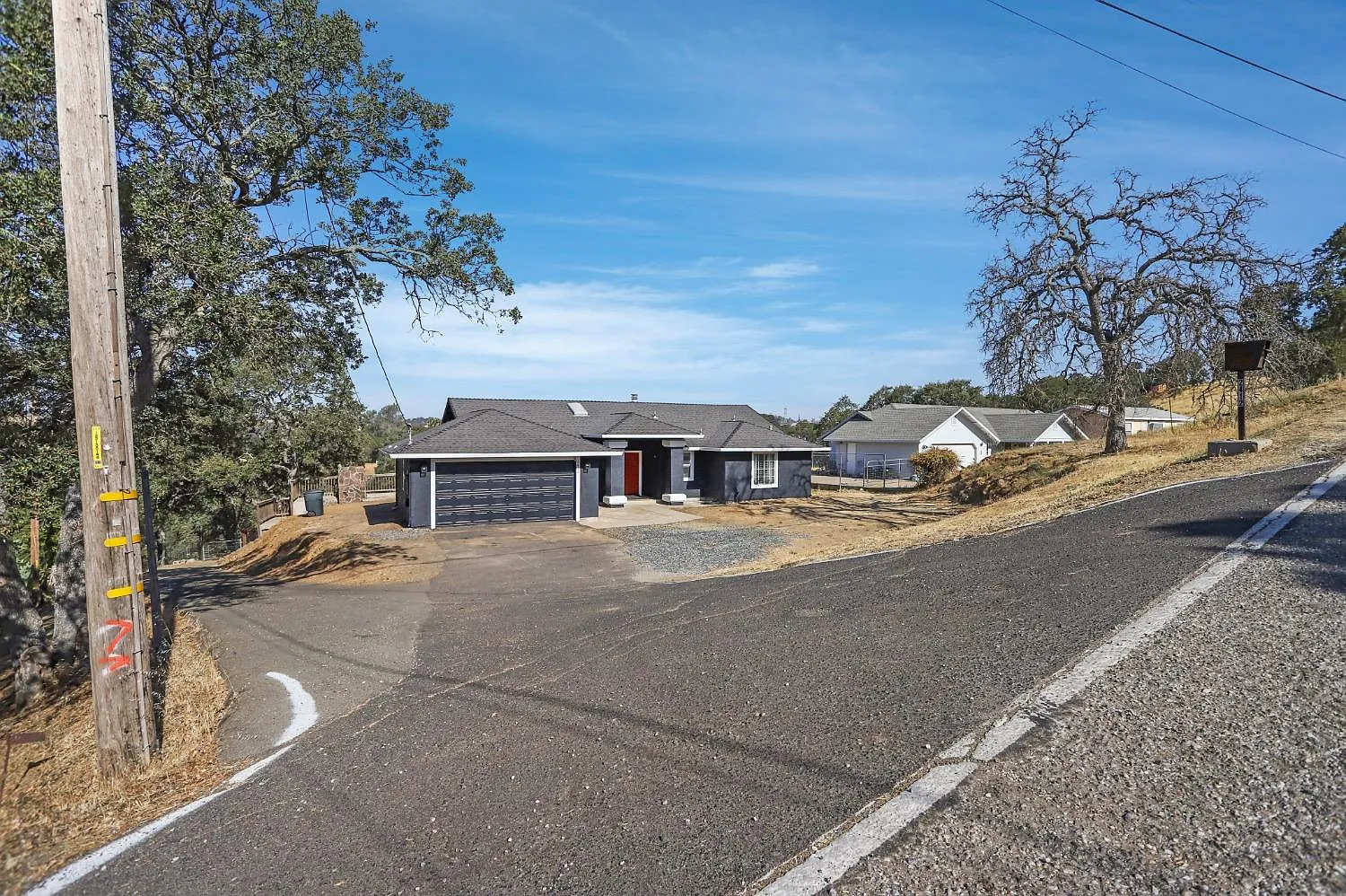 2412 Heinemann Dr photo 1