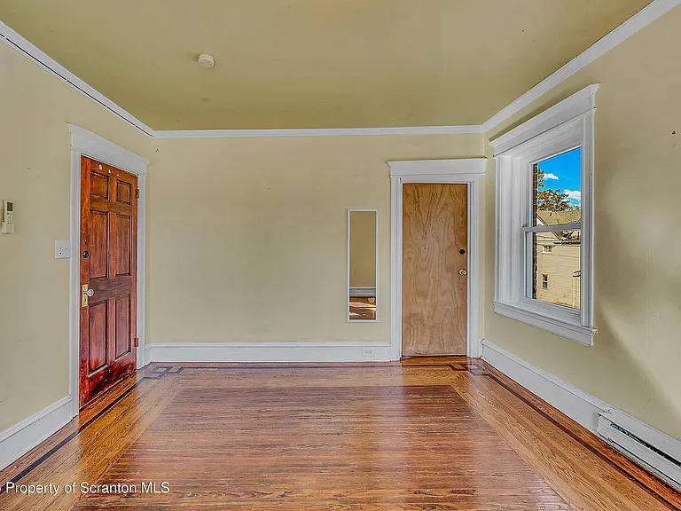 533 S Franklin St — Photo 21
