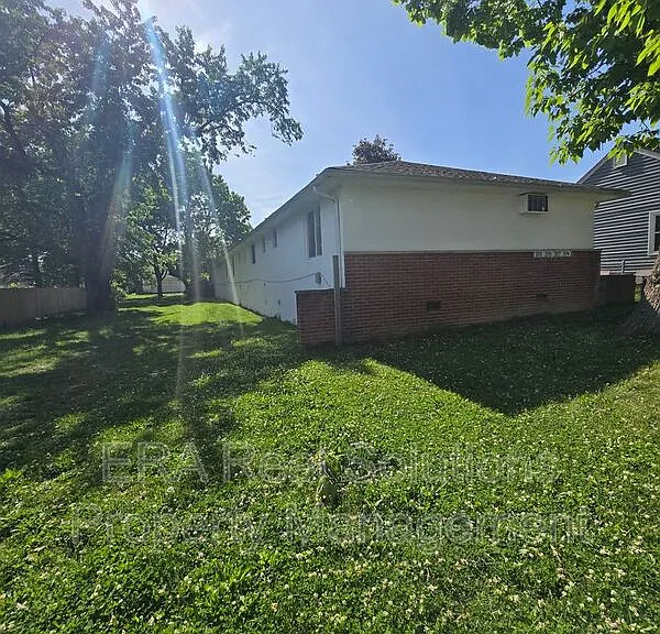 375 S Burgess Ave — Photo 5