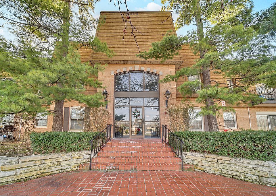1st image of 1220 Park Ave W APT 134