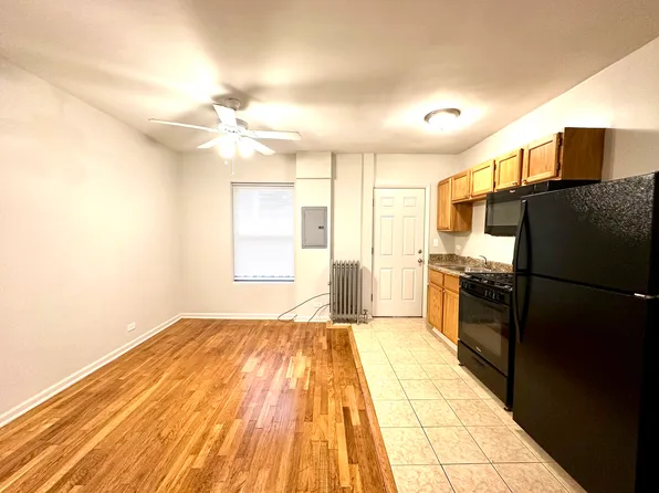 1348 W Argyle St APT 2N, Chicago, IL 60640