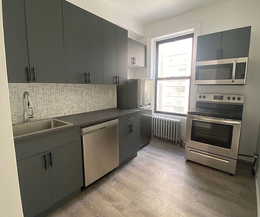 1st image of 251 E 45th St APT 4E