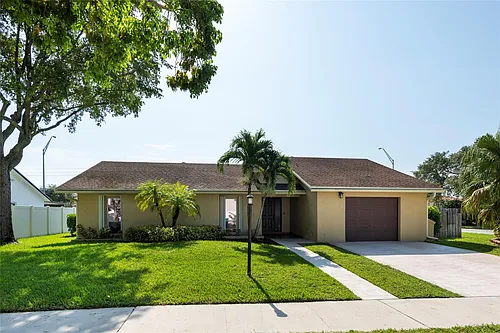 2101 NW 101st Ter Photo 1