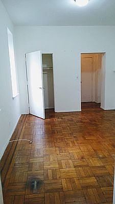 3rd image of 2100 Beekman Pl APT 1L