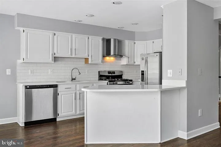 7439 Heatherfield Ln — Photo 13