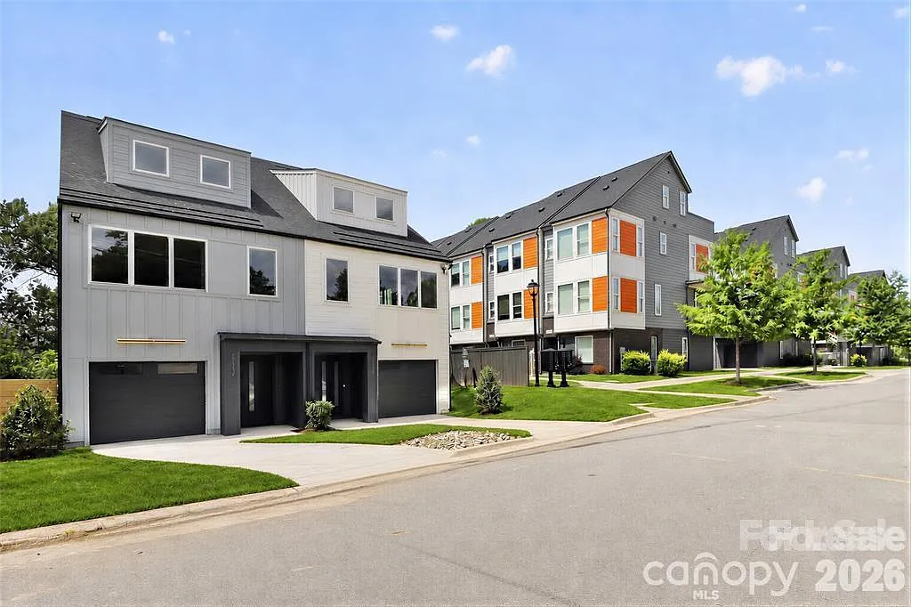 3 bed, 3.5 bath, 2101 sqft, $4,300 — Photo 2