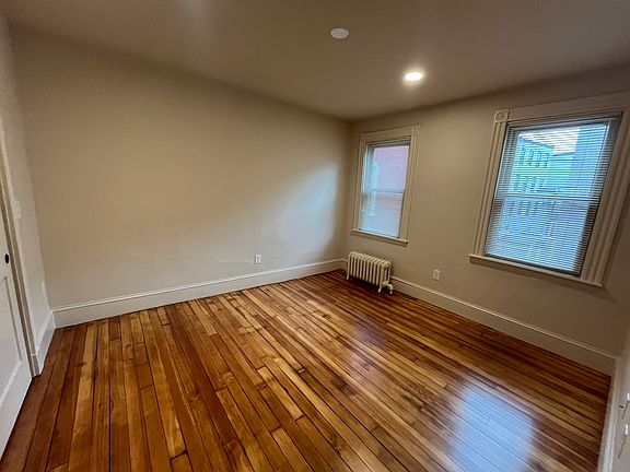 4th image of 1542 Commonwealth Ave #1